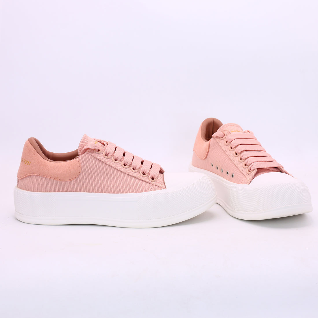 M011773 canvas shoes