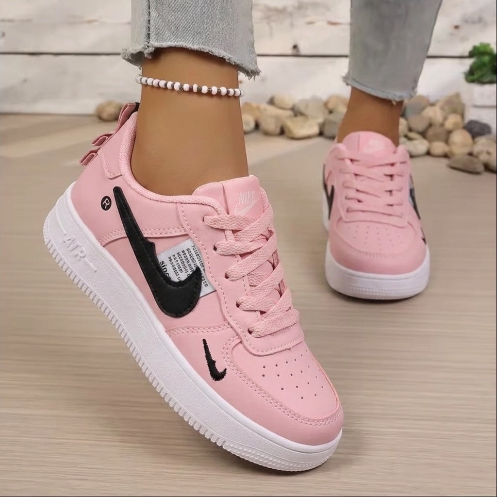 M0788 tick sneaker