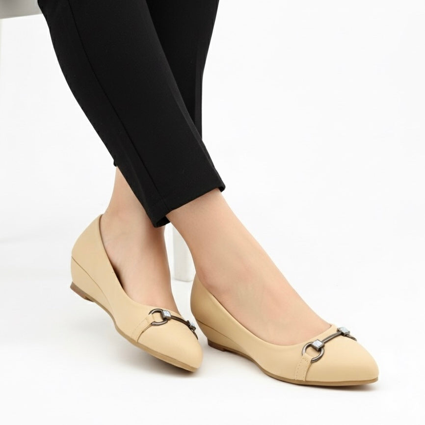 M01015 kitten wedge