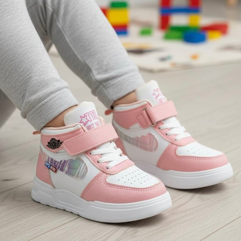 M0248 tick sneaker