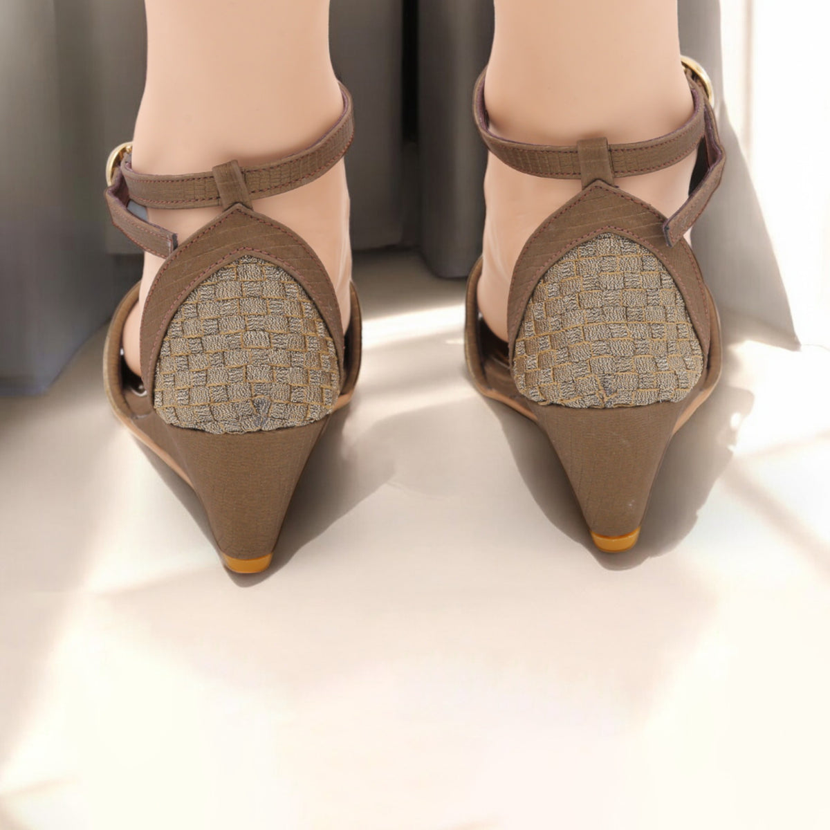 Brown cobre wedge