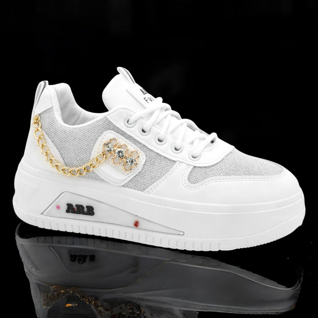 M0446 chain sneaker