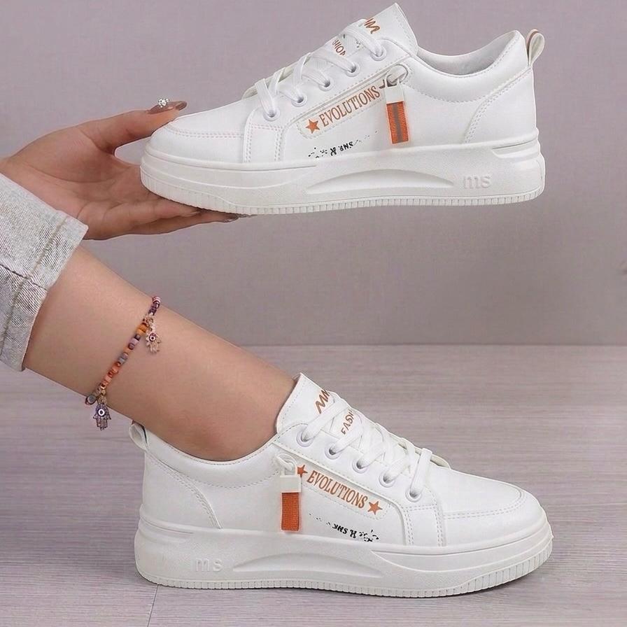 M01004 sneaker