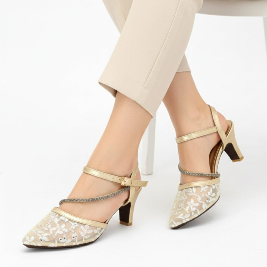 M011254 heel shoes