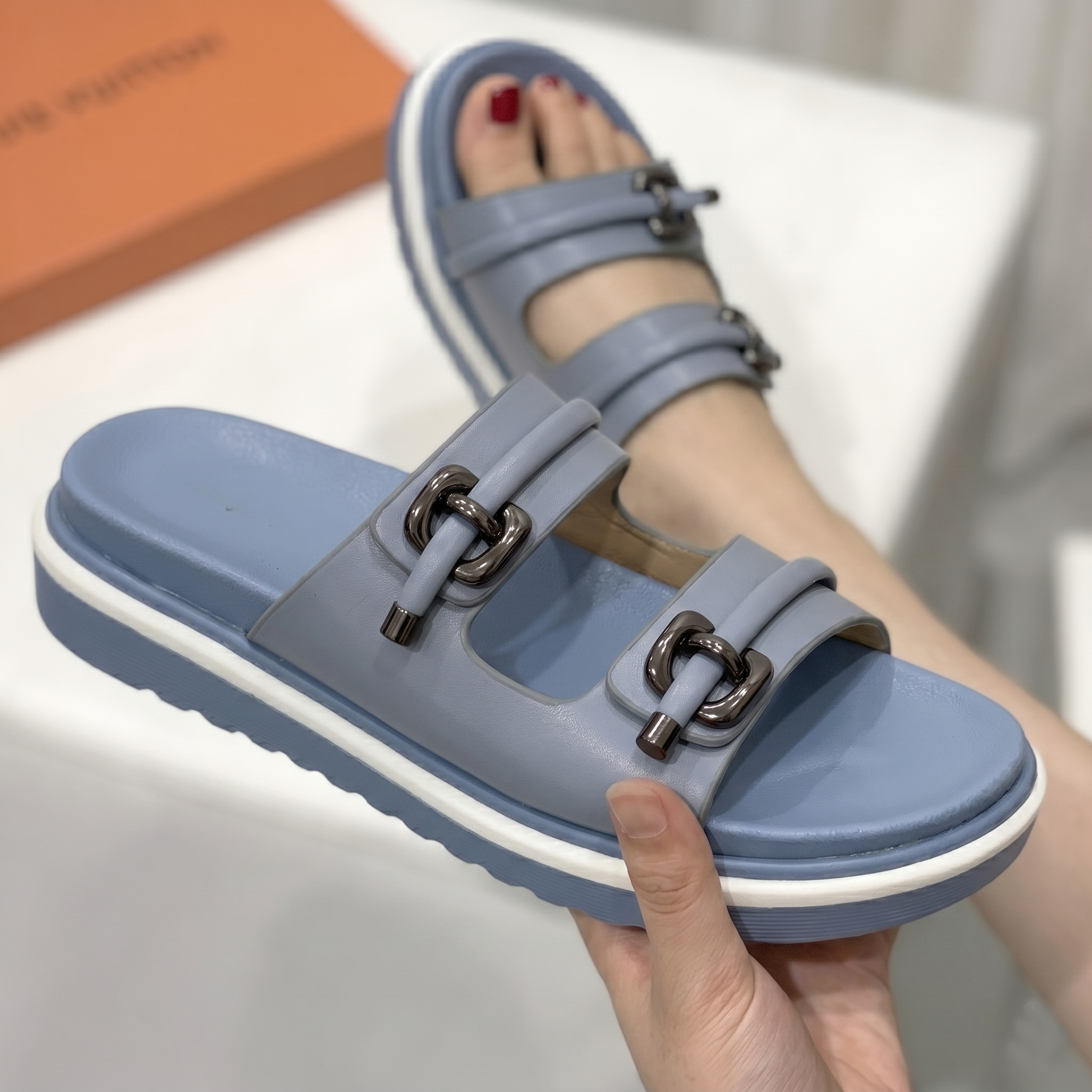MD8244 comfy slipper
