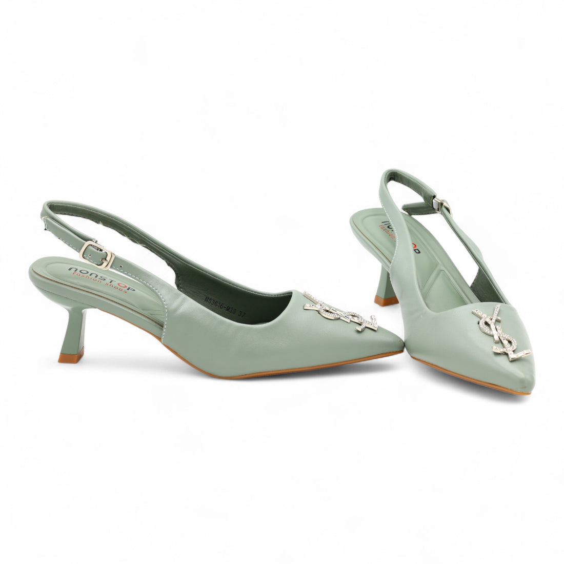 NS3616M38 court shoes