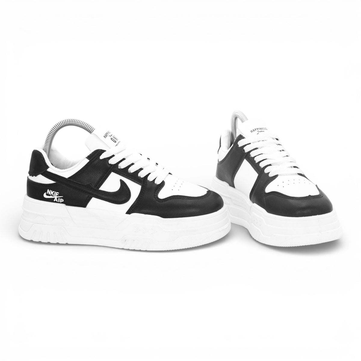 Side tick sneaker