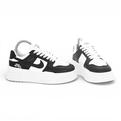 Side tick sneaker