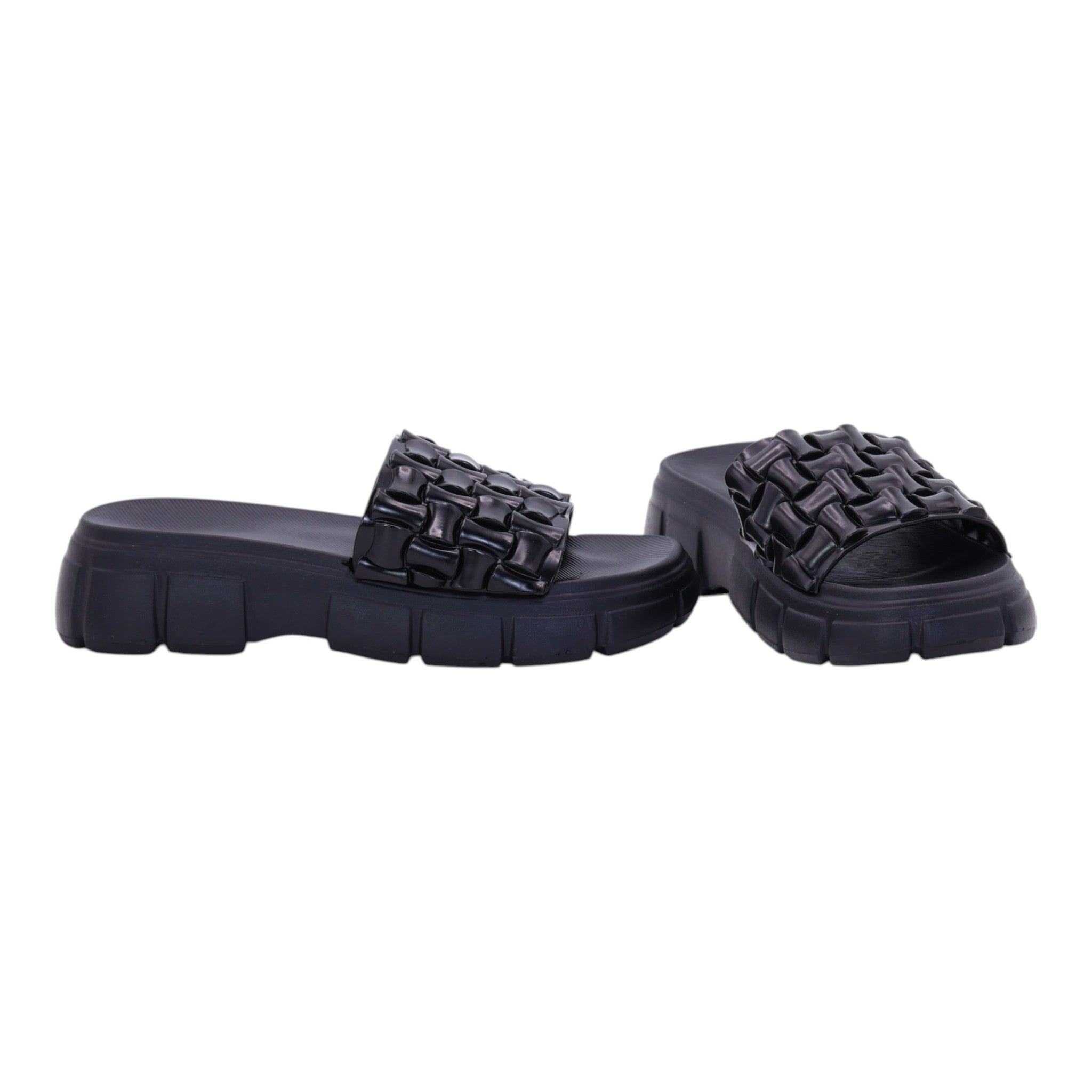 M011722 slipper