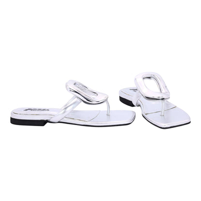 M011733 flipflop