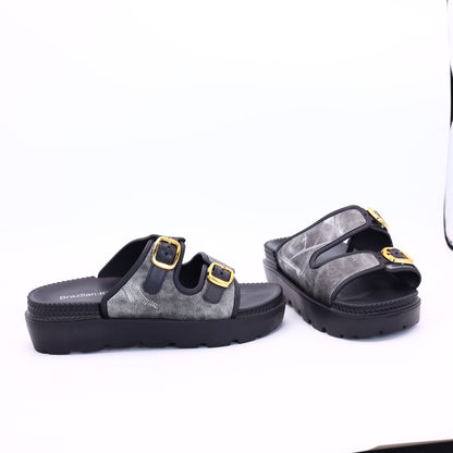 M011738 slipper