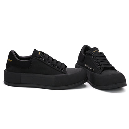 M011773 canvas shoes