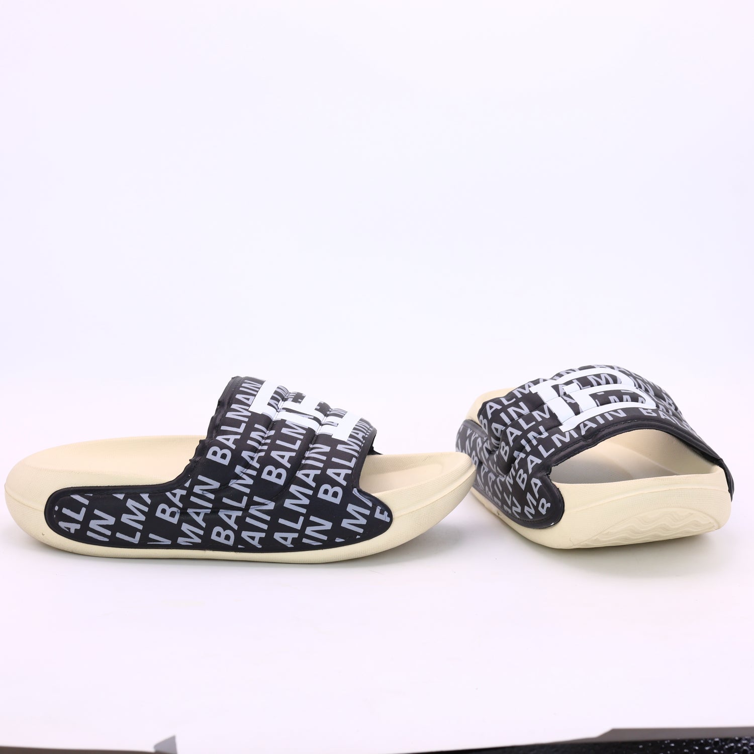 Alpha print slipper