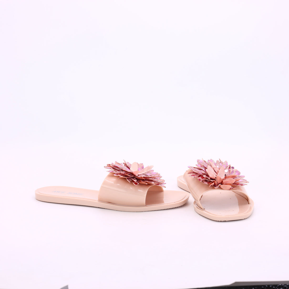 M011795 crystal slipper