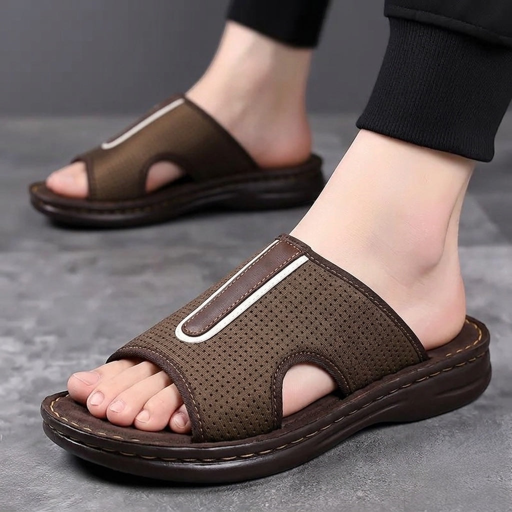 G3854 men slipper