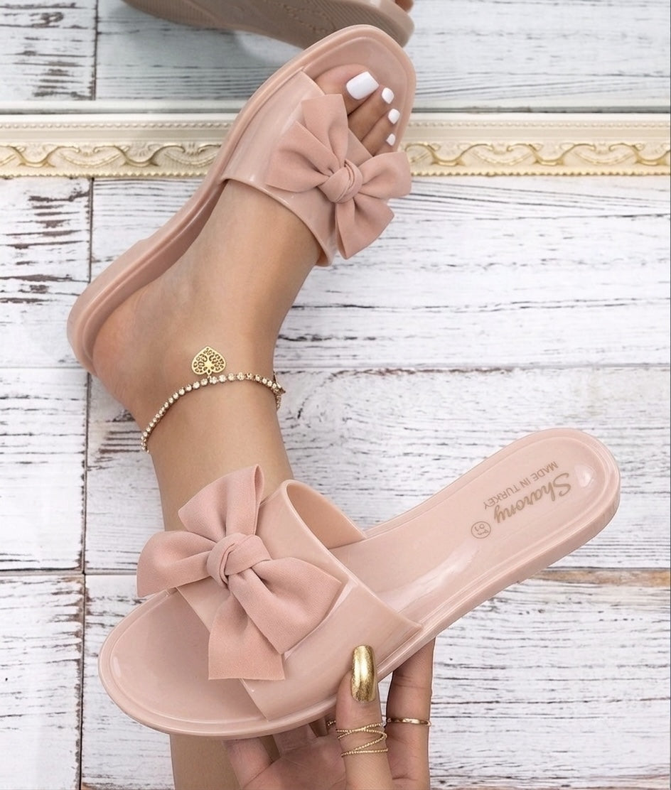 M011796 crystal slipper