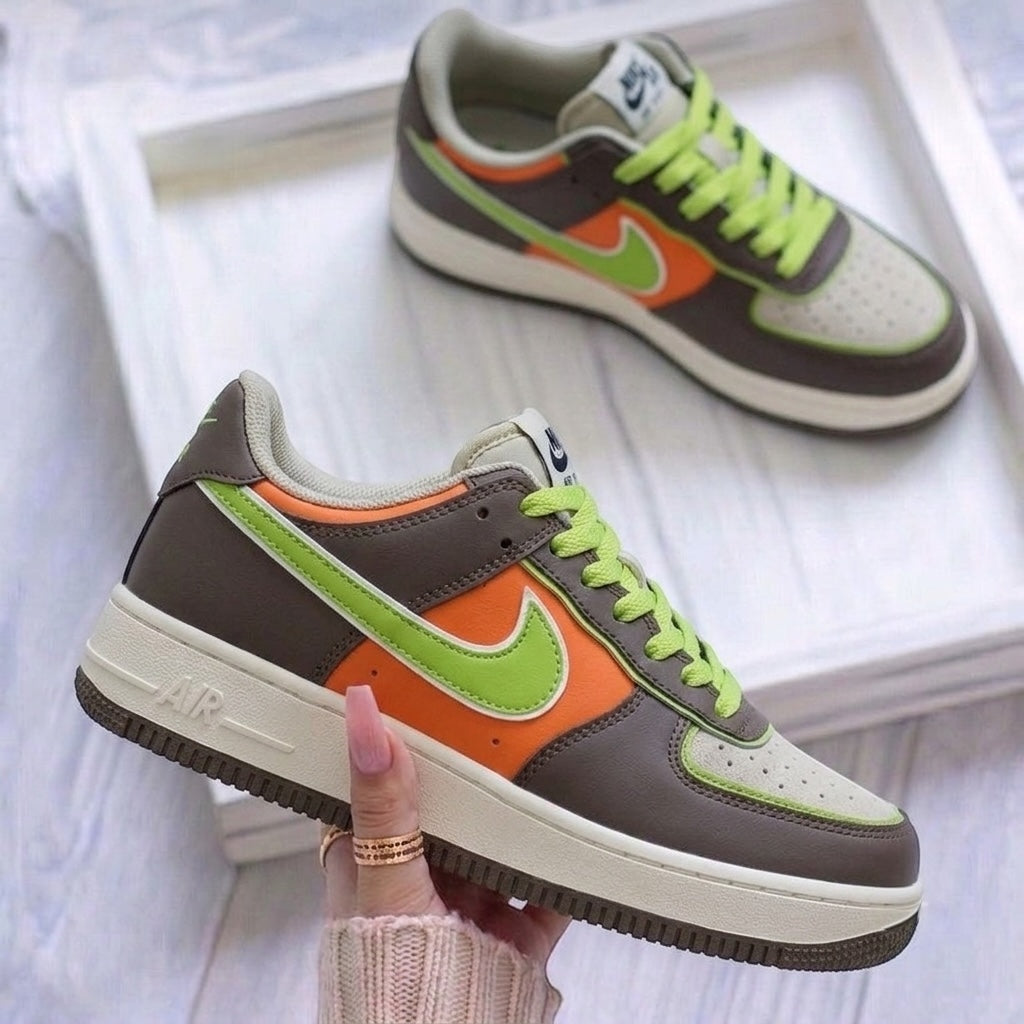 M0320 tick sneaker