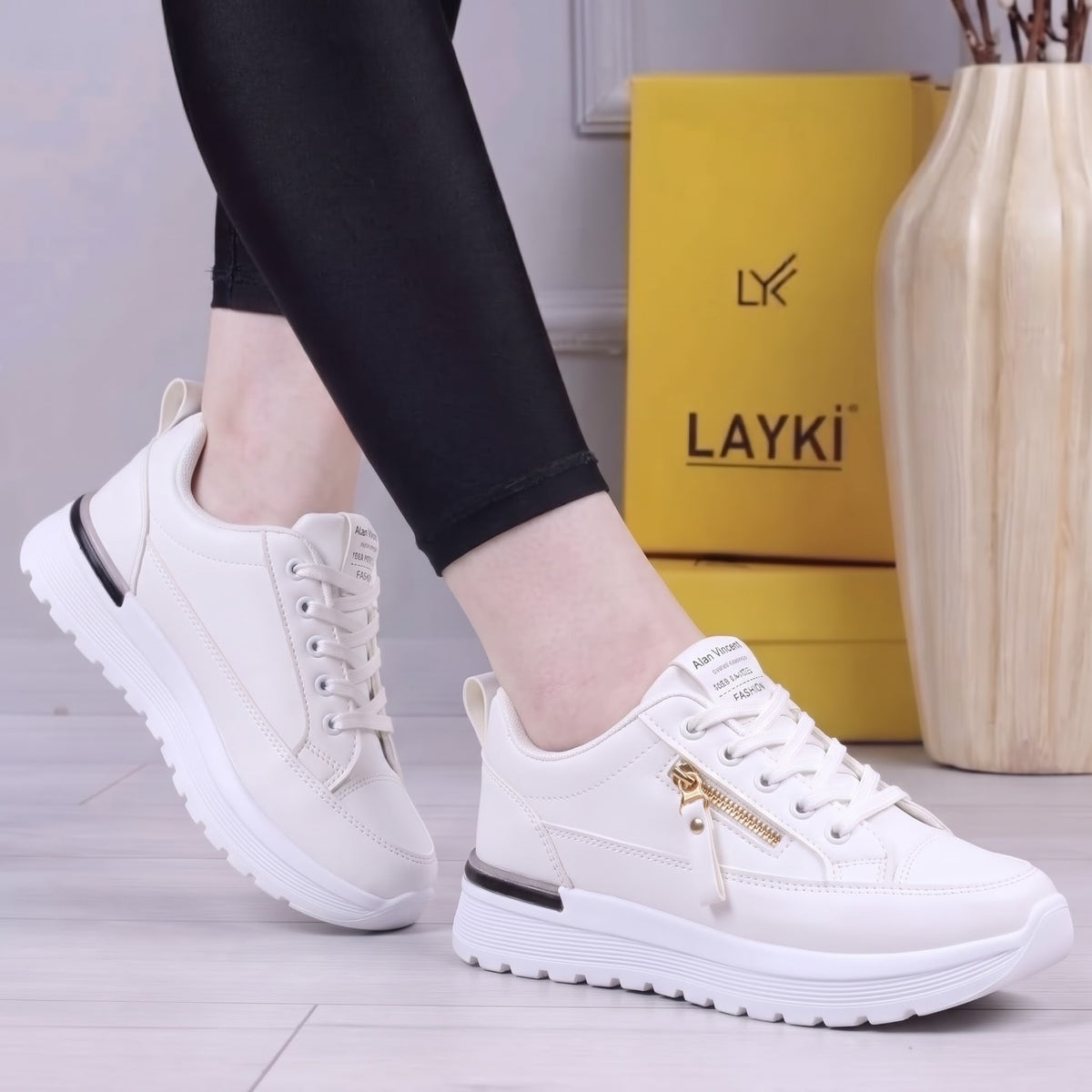 M012221 zip sneaker
