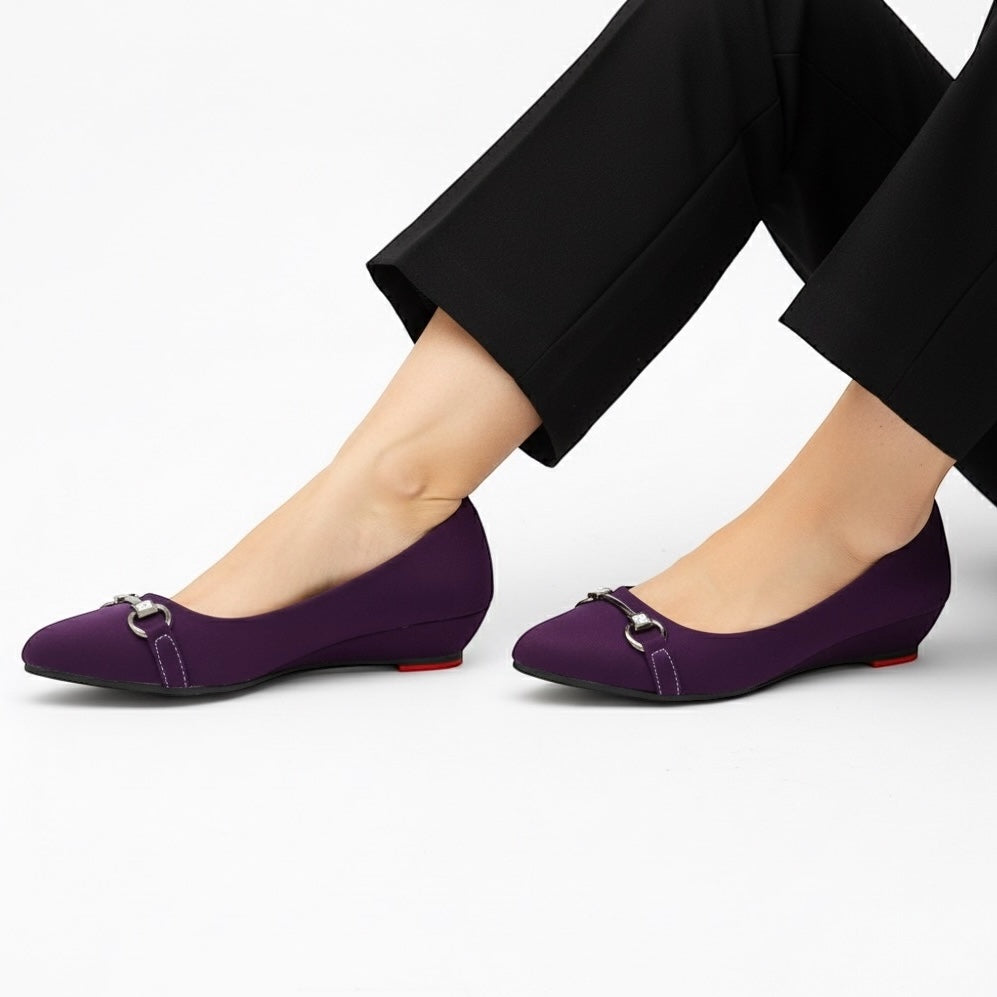 M01015 kitten wedge