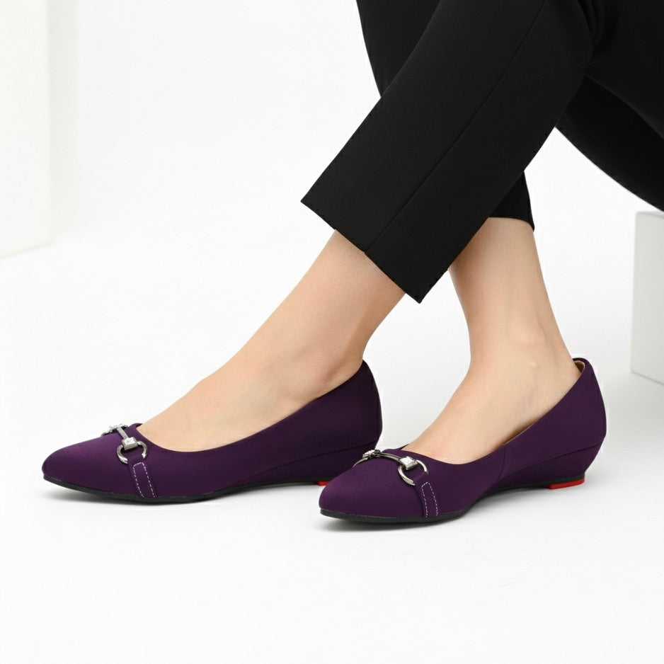 M01015 kitten wedge
