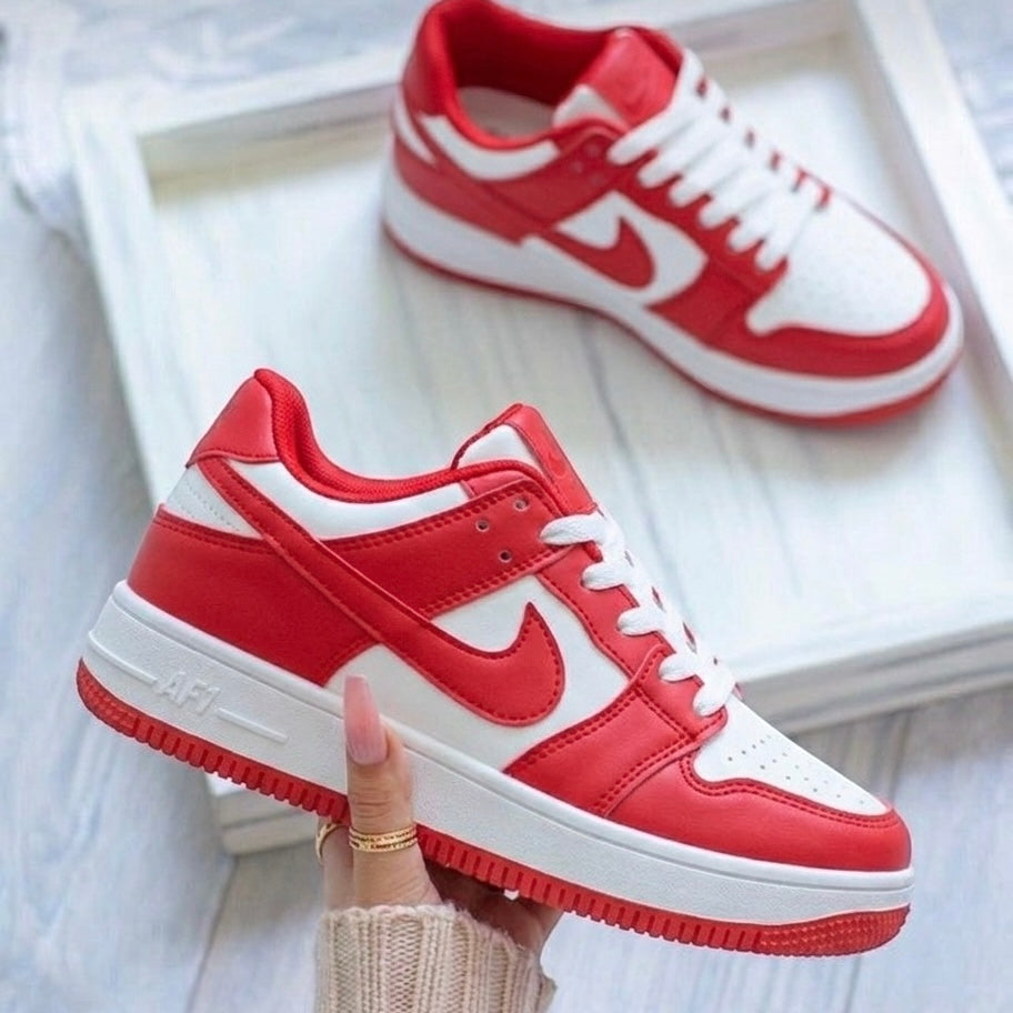 M0445 tick sneaker
