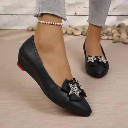 M011386 kitten wedge