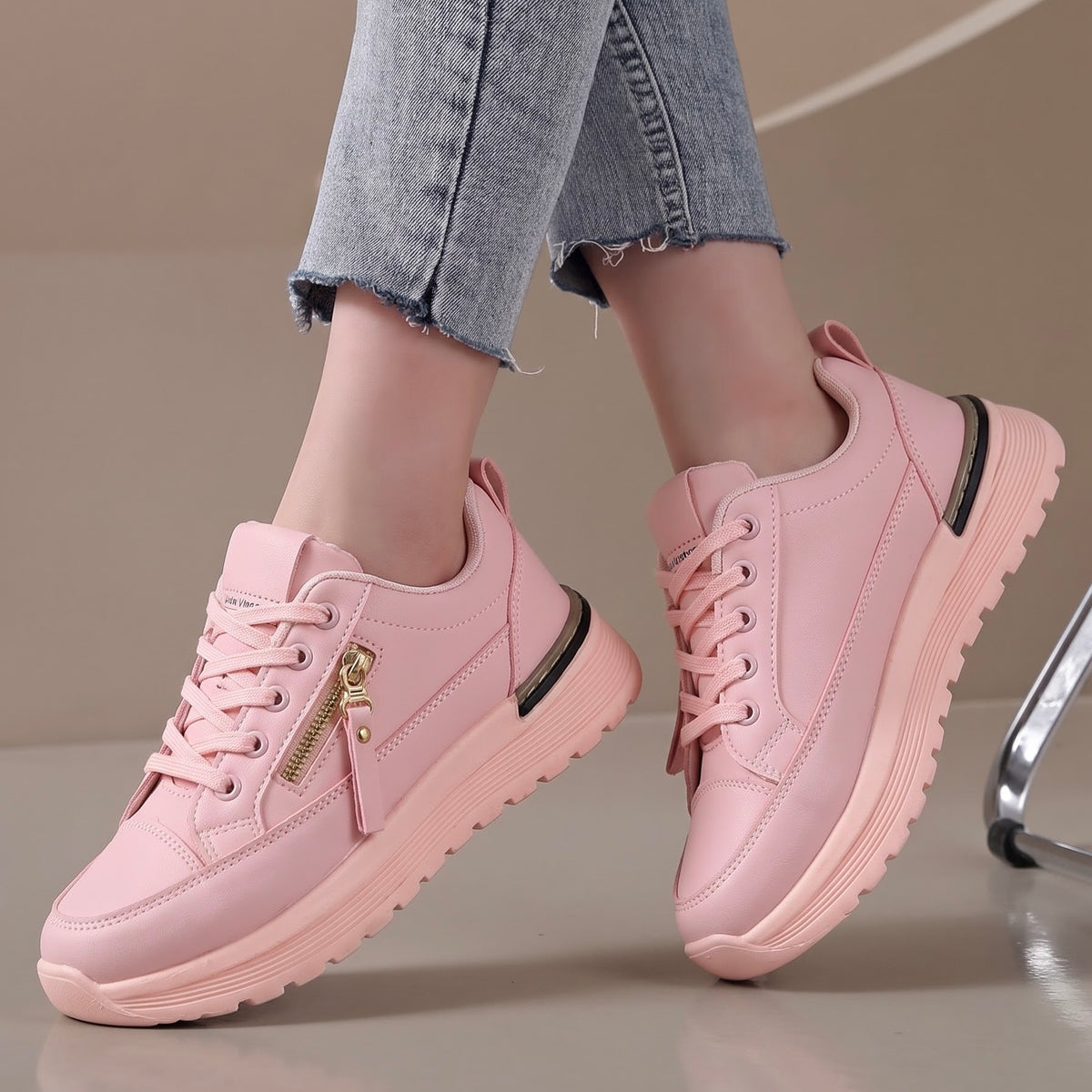 M012221 zip sneaker