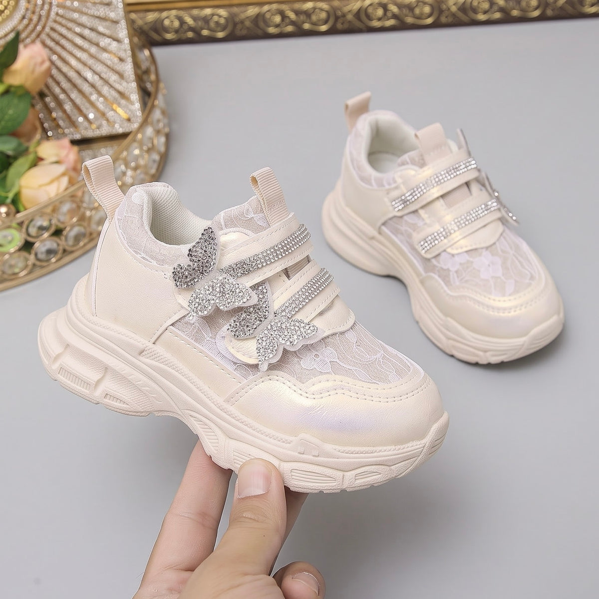 M012122 kids shoes