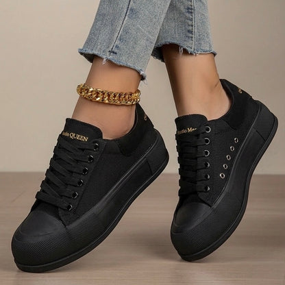 M011773 canvas shoes