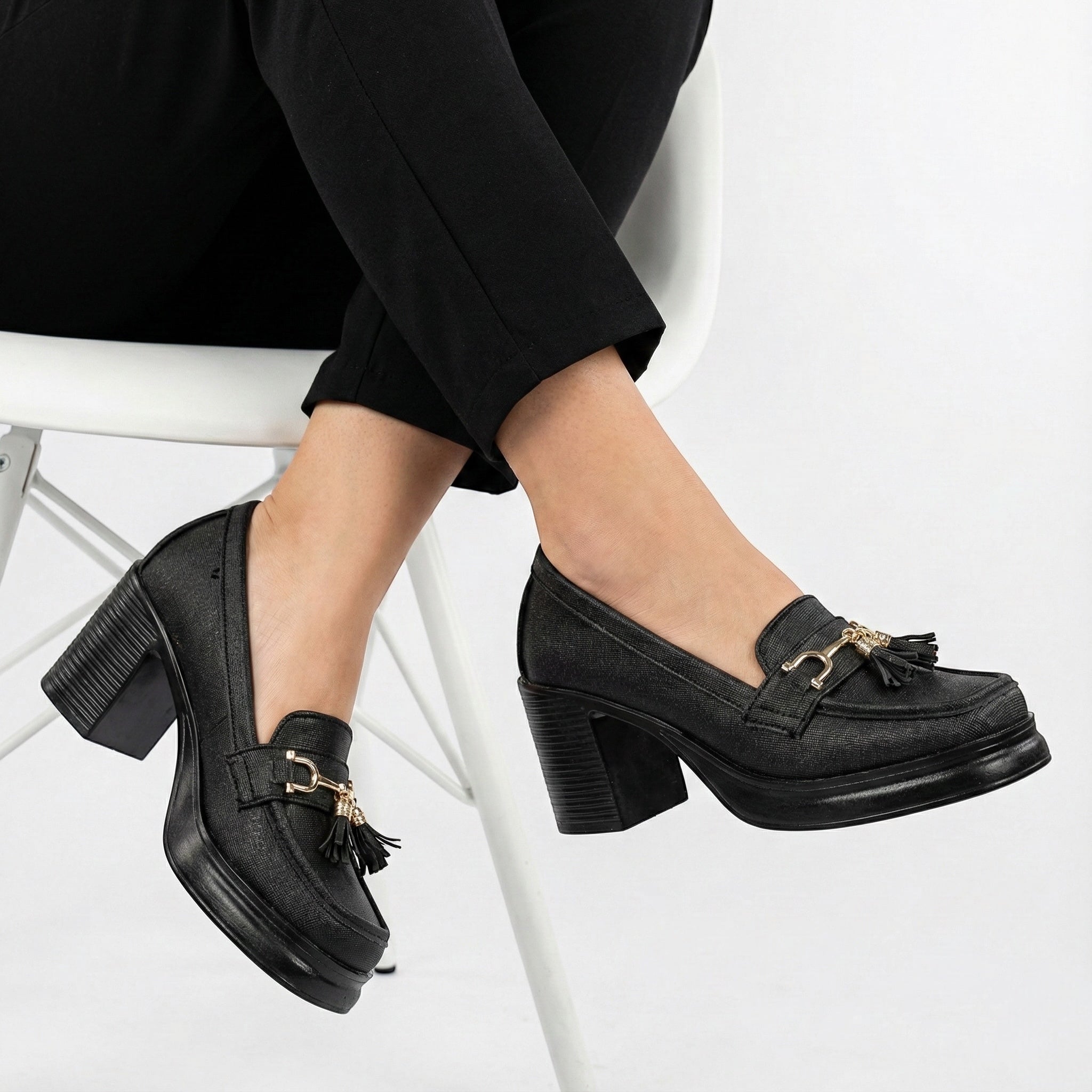 M011340 Block heels