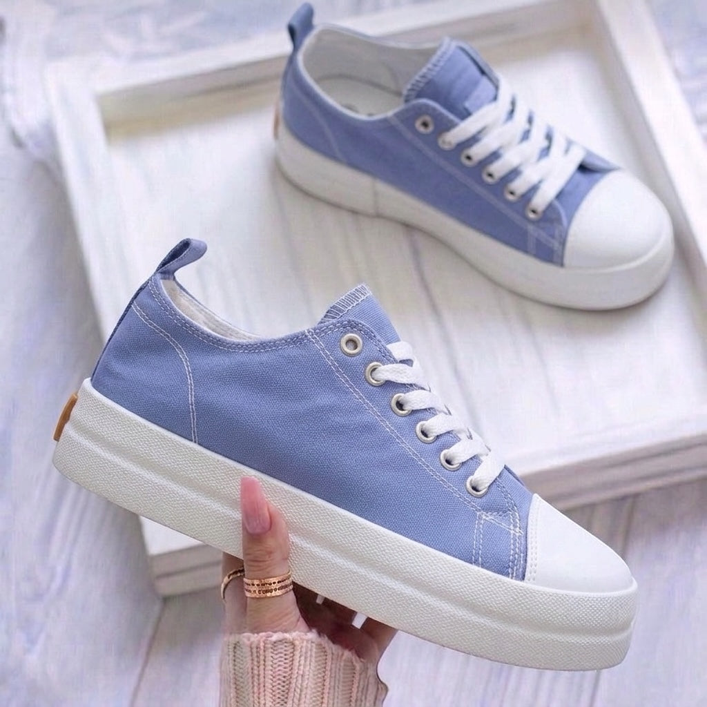 M011936 canvas shoes