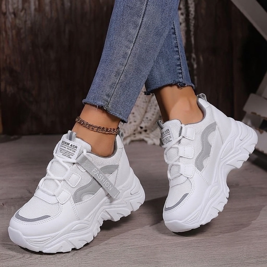 M011884 high sole shoes