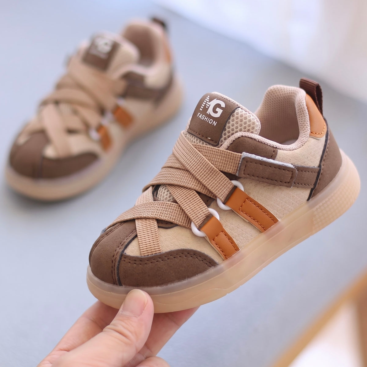 M012124 kids sneakers