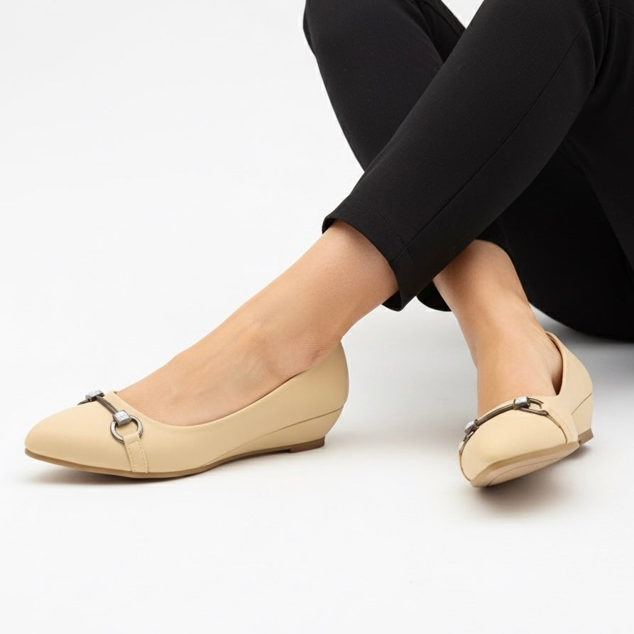 M01015 kitten wedge