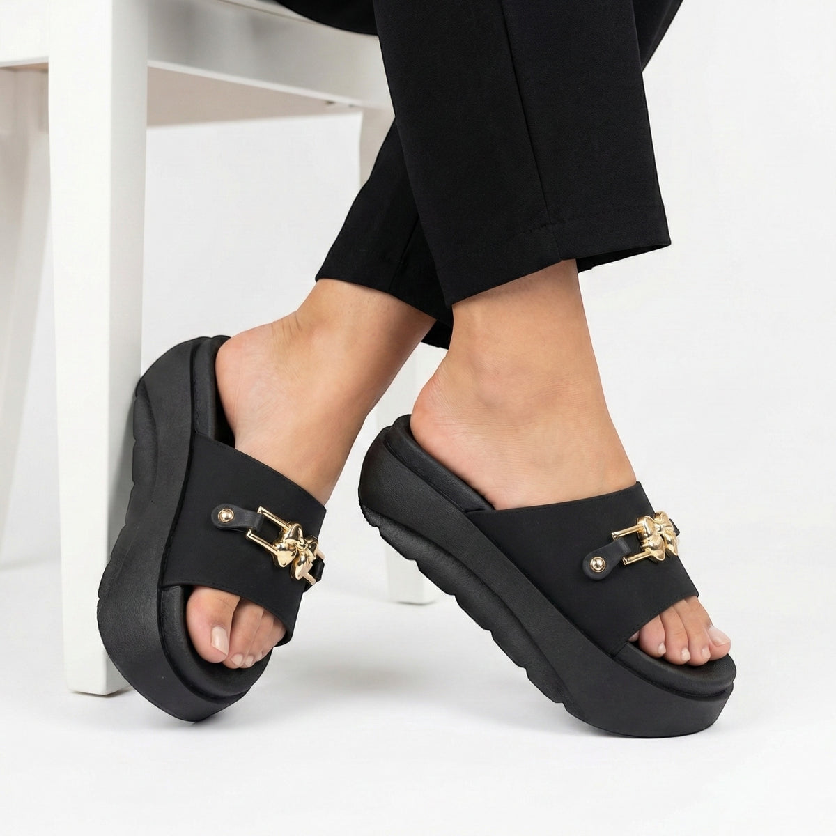 M011501 sole slipper