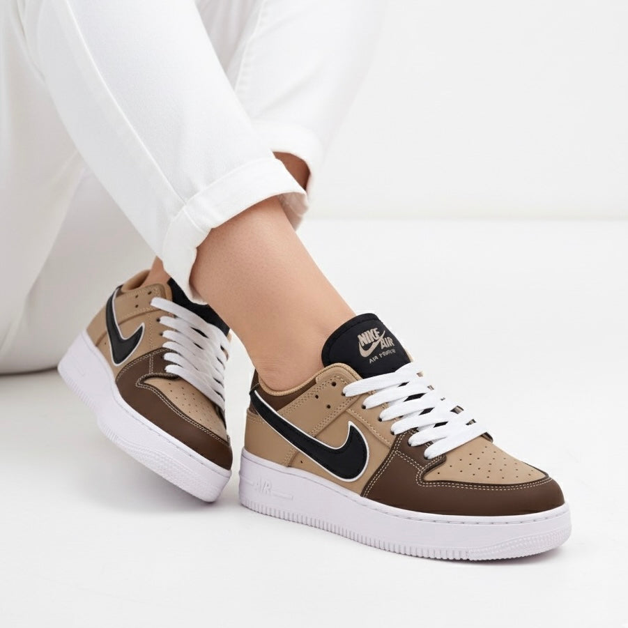M0787 tick sneaker