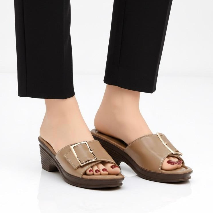 M0615 kitten heel