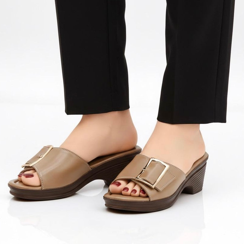 M0615 kitten heel