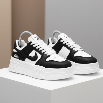 Side tick sneaker
