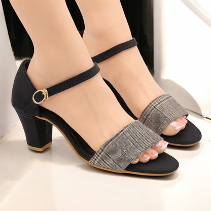 Check kitten heel