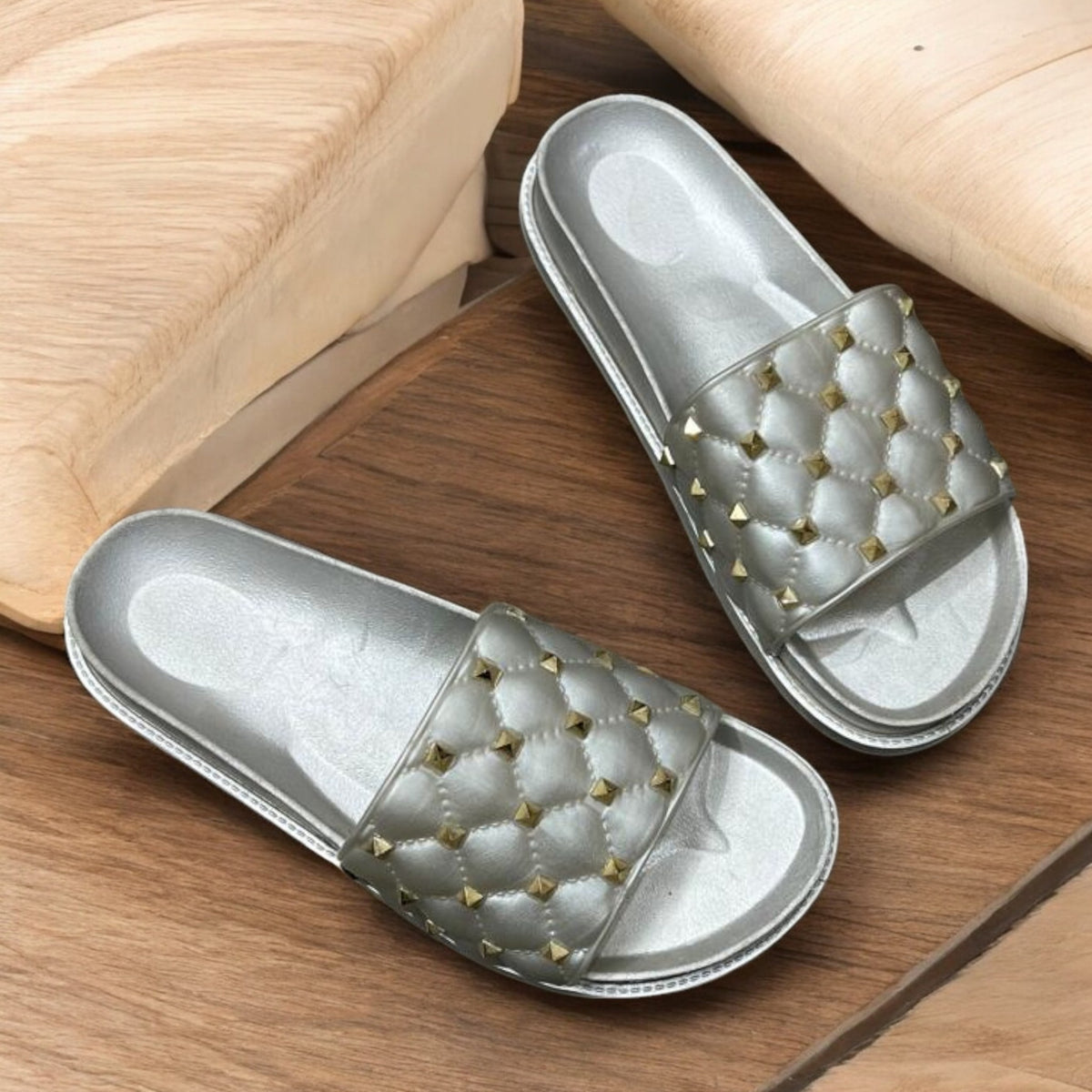 Silver slipper