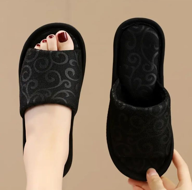 Indoor comfy slipper
