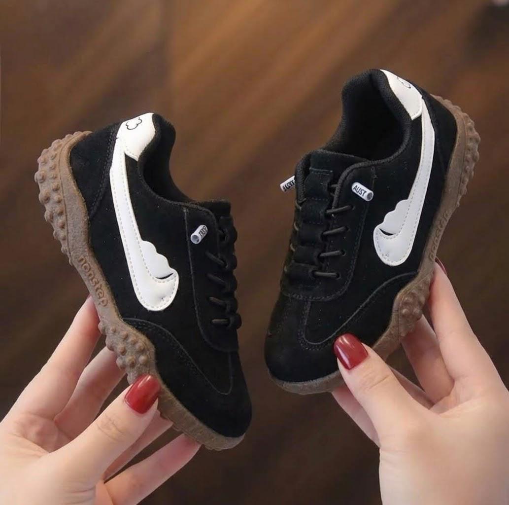 M011298  kids shoes