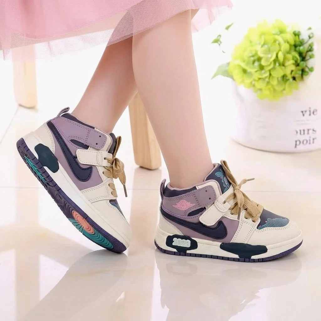 Kids tick sneaker