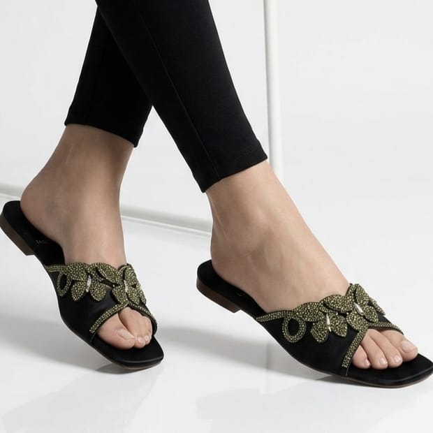 Pearl slipper