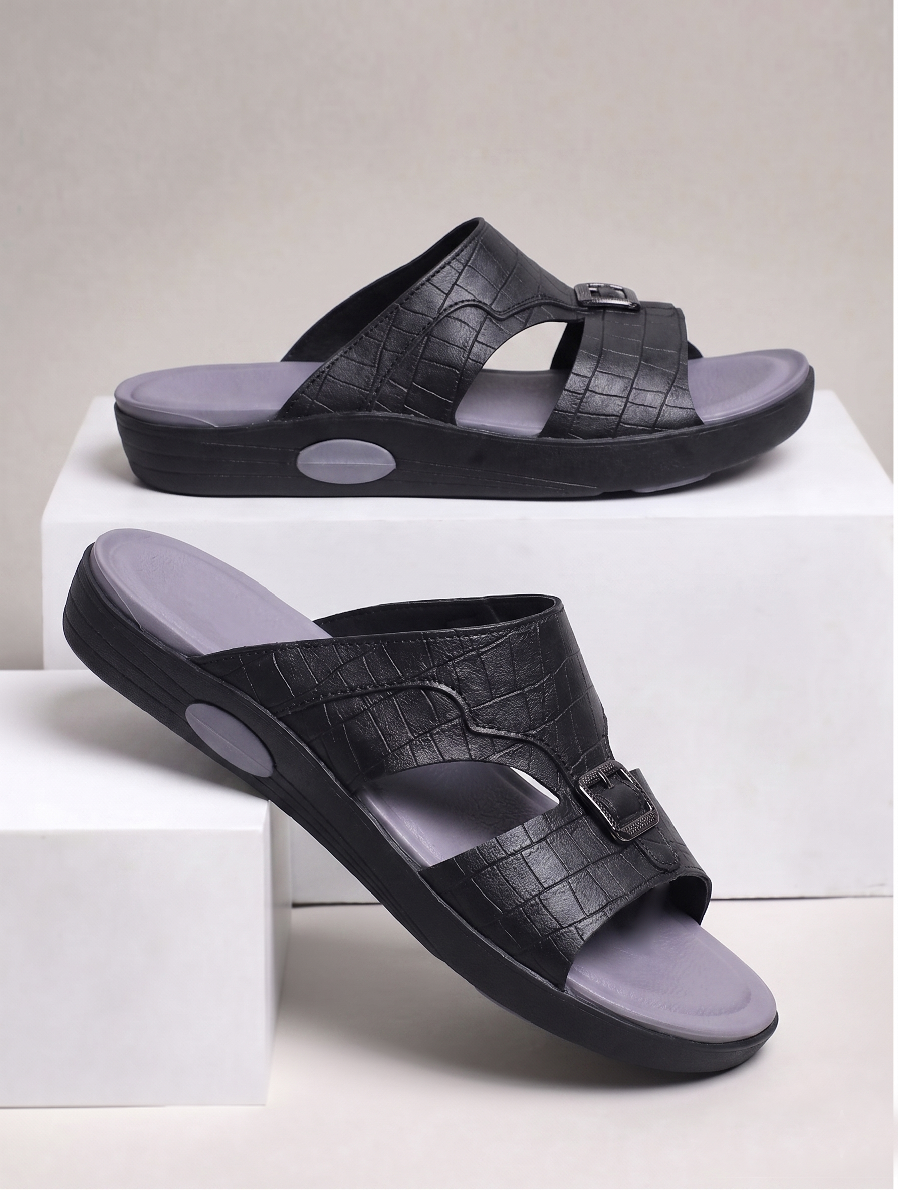 M011707 slipper