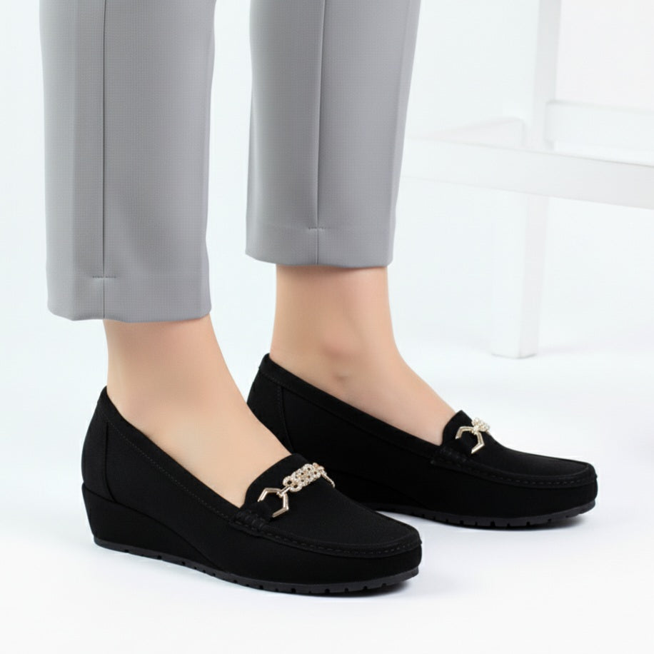 M01093 silk wedge