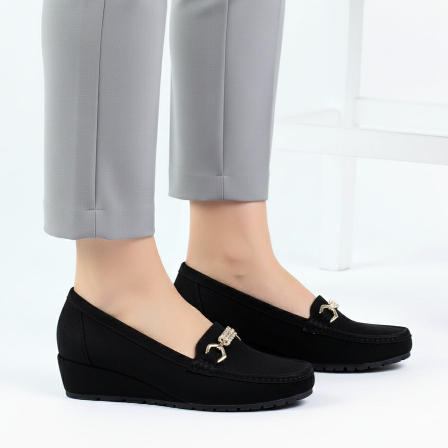 M01093 silk wedge