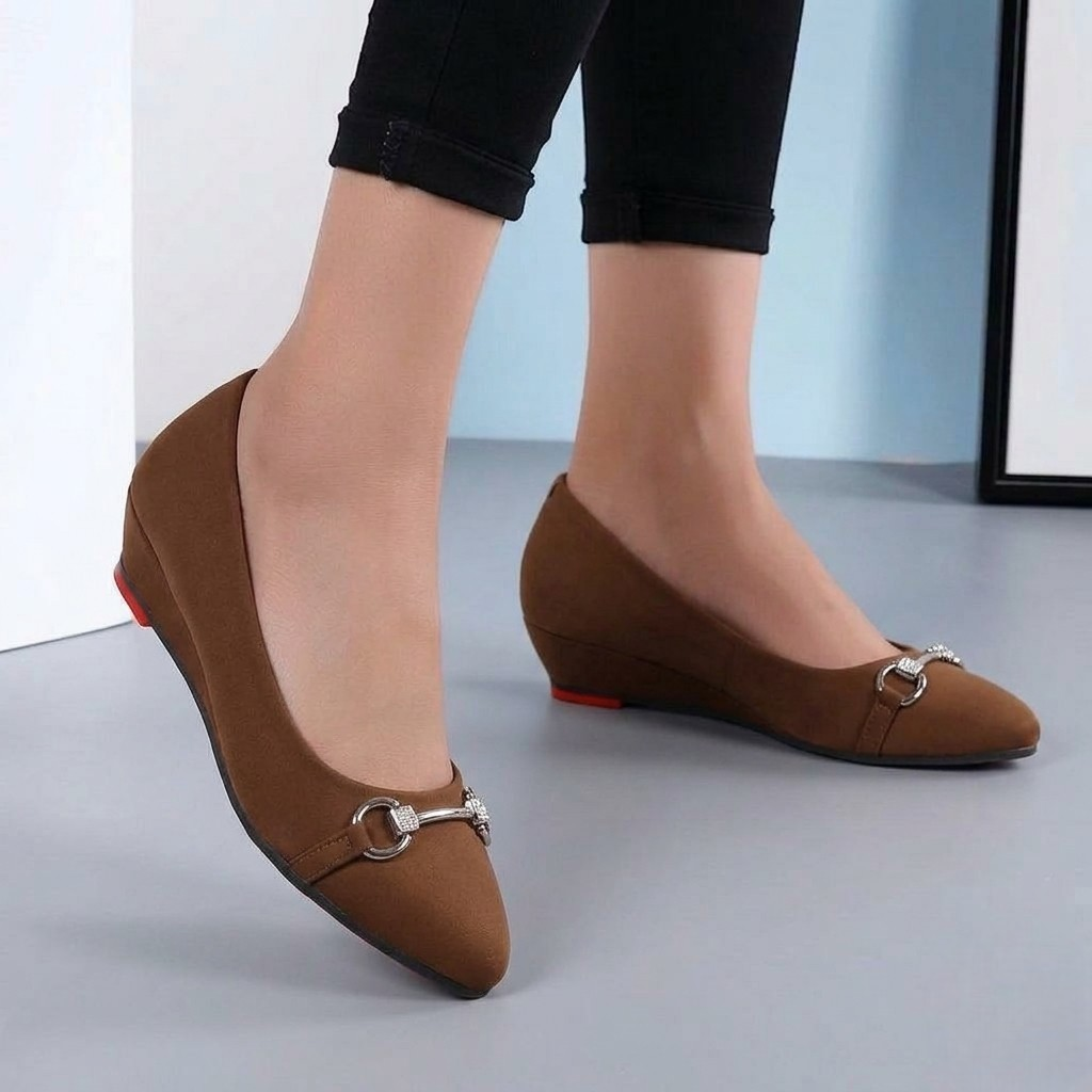 M01015 kitten wedge
